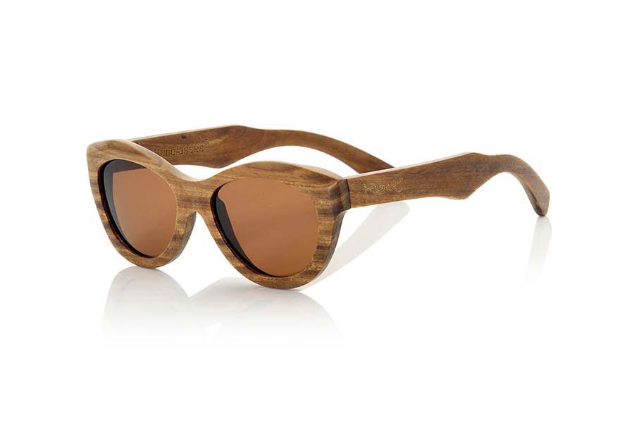 Wood eyewear of Lignum NOINA. Noina wooden Sunglasses  are made of wood Lignum which has a hazelnut color with green and whose grain are not as marked as in other types of wood. Suggestive shape the Noina are a premium choice in a special very beutifull wood. measures 142x50mm for Wholesale & Retail | Root Sunglasses® 