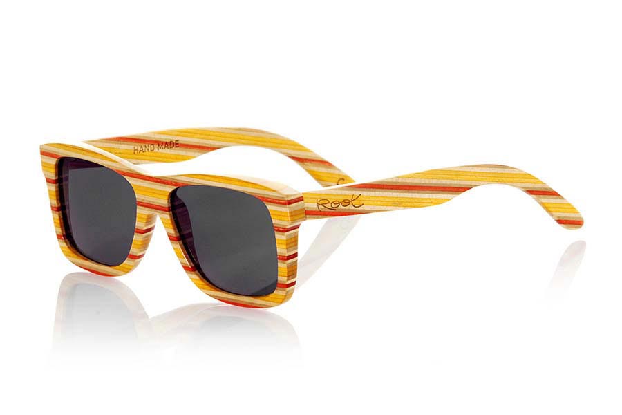Wood eyewear of Skateboard SUNTIME. Suntime wooden Sunglasses are made of plywood skateboard, 5 layers in shades ranging from cream to red, the Suntime are highly original bold limited edition model with which you will not go desapercibid @. They have a right to for all sides size will surprise its hardness lightness and strength, measures 147x47mm for Wholesale & Retail | Root Sunglasses® 