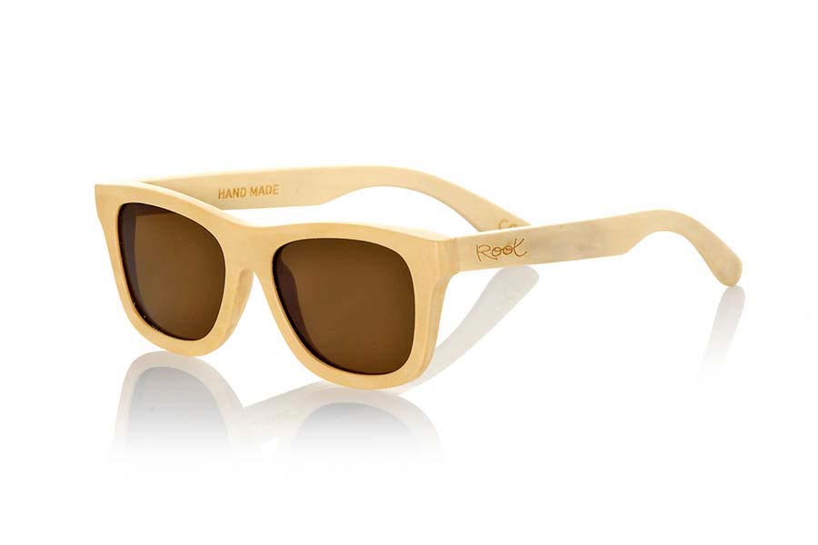 Wood eyewear of White Wood ZEN. Zen wood Sunglasses are made with very clear natural wood with a very soft and subtle fine sanding grain, they are light in both weight and shape, soft and light lines in an enigmatic model combined with brown lenses subtlety and lightness in equal parts. Front Measure: 144x47mm for Wholesale & Retail | Root Sunglasses® 