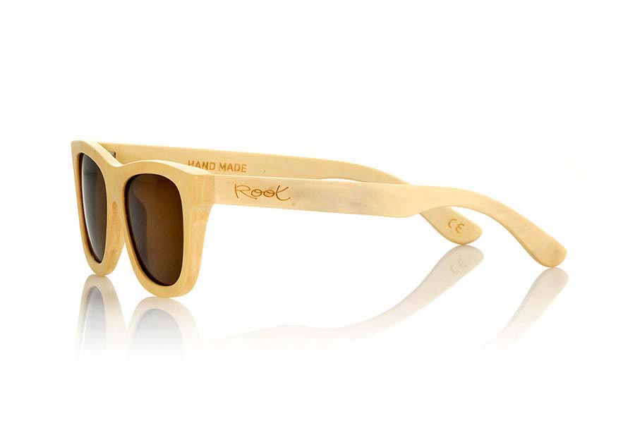 Wood eyewear of White Wood ZEN. Zen wood Sunglasses are made with very clear natural wood with a very soft and subtle fine sanding grain, they are light in both weight and shape, soft and light lines in an enigmatic model combined with brown lenses subtlety and lightness in equal parts. Front Measure: 144x47mm for Wholesale & Retail | Root Sunglasses® 