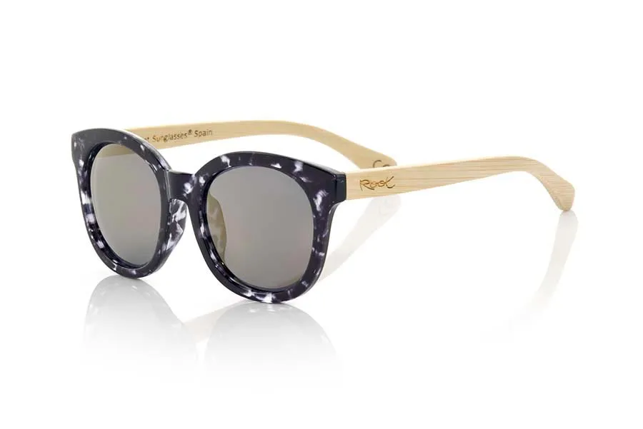 Wood eyewear of Bamboo SAMSA. SAMSA sunglasses are made with synthetic material CAREY front dark and sideburns in NATURAL bamboo wood combined with four colors of lenses that will adapt perfectly to your taste and to your modern style. Front size: 144X54mm for Wholesale & Retail | Root Sunglasses® 