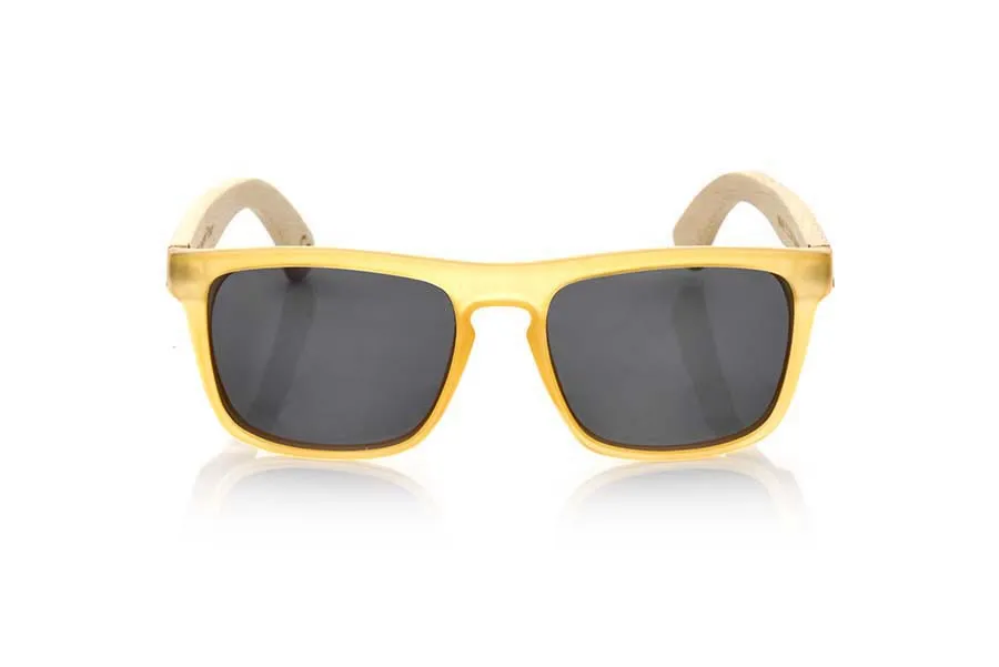 Gafas de Madera Natural de Bambú WAVE YELLOW. Las gafas de sol WAVE YELLOW  están realizadas con el frontal de material sintético AMARILLO mate transparente y las varillas en madera de bambú , se trata de un modelo cuadrado anguloso muy masculino con un aire a las famosas okley combinadas con cuatro colores de lentes que se adaptarán a la perfección a tu gusto y a tu estilo moderno. Medida frontal: 145X50mm Venta al Por Mayor y Detalle | Root Sunglasses® 