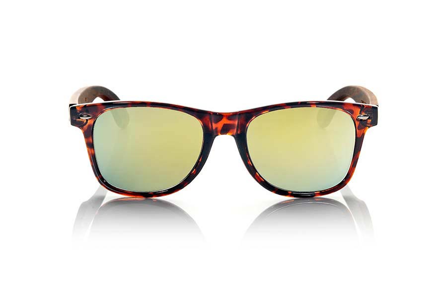 Wood eyewear of Rosewood CANDY TIGER. Candy Tiger sunglasses are made with Carey style synthetic transparent front and sideburns in natural rosewood combined with four lens colors that will adapt perfectly to your taste and your modern style. Front Measure: 148x50mm for Wholesale & Retail | Root Sunglasses® 