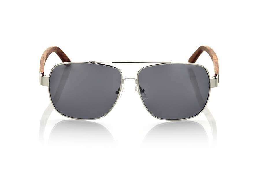 Gafas de Madera Natural de Palisandro MOSCOW. Las gafas de sol MOSCOW están fabricadas con la montura metálica y las varillas en madera de palisandro natural. Un modelo clásico estilo Aviator pero más anguloso combinadas de serie con4 lentes. Te encantará la combinación en madera de rosewood y su look. Medida frontal: 145x50mm Venta al Por Mayor y Detalle | Root Sunglasses® 