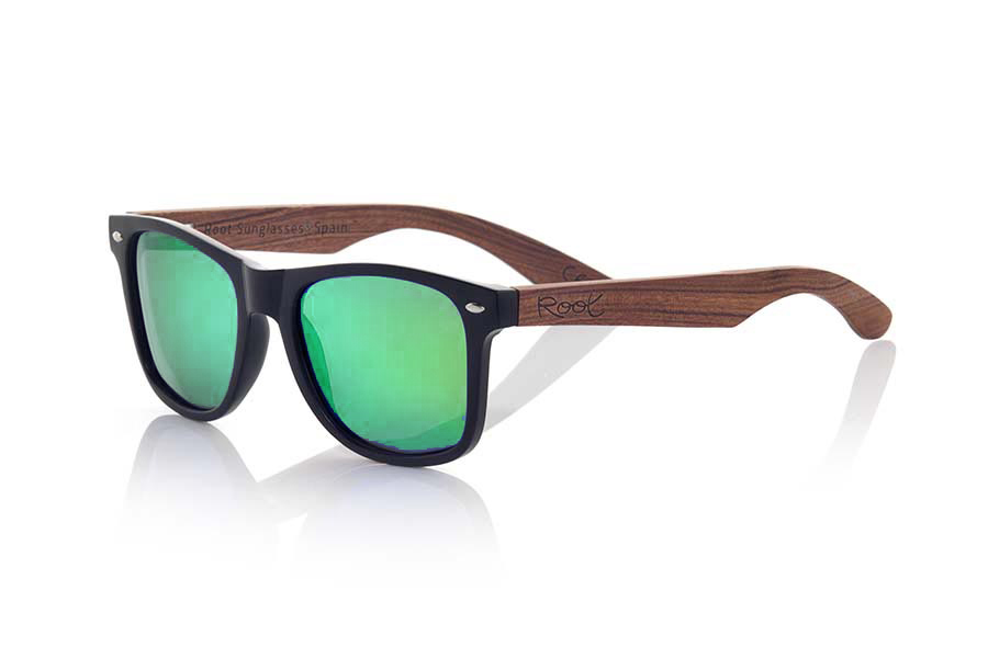 Wood eyewear of Rosewood SUN MATT MX. SUN MATT MX sunglasses are manufactured with the front panel Matt Black synthetic material and natural rosewood pins combined with four colors of lenses that allow you to adapt to your style. Front size: 145x48mm for Wholesale & Retail | Root Sunglasses® 