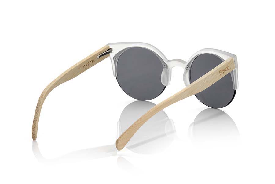 Wood eyewear of Bamboo CAT TR. CAT TORTOISESHELL sunglasses are made with the plastic transparent color front and sideburns in natural bamboo wood, it's an open round model with straight eyebrow more aimed at a female audience combined with four colors of lenses. Front size: 135X53mm for Wholesale & Retail | Root Sunglasses® 