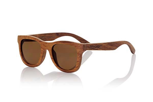 Wood eyewear of Rosewood CHERRY. Sunglasses Root CHERRY natural wood are made of natural wood combined with Grey lenses Rosewood. This is a frame size significantly smaller than other models suitable for narrow and sharp faces Root. Natural cherry wood adds an elegant and harmonious style for both men and women, will be your constant companion in all situations. Dimensions: 138x48mm GREY LENSES for Wholesale & Retail | Root Sunglasses® 