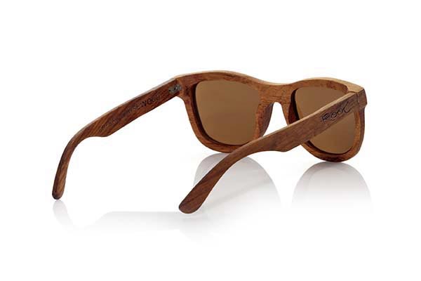 Wood eyewear of Rosewood CHERRY. Sunglasses Root CHERRY natural wood are made of natural wood combined with Grey lenses Rosewood. This is a frame size significantly smaller than other models suitable for narrow and sharp faces Root. Natural cherry wood adds an elegant and harmonious style for both men and women, will be your constant companion in all situations. Dimensions: 138x48mm GREY LENSES for Wholesale & Retail | Root Sunglasses® 