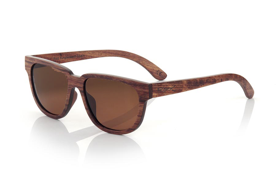 Wood eyewear of Rosewood LURE. New Lure sunglasses are made of laminated Rosewood, an elegant and sexy model lines made of wood is a beautiful rosewood and combined with gray or brown lenses. They will surprise its lines and the beauty of the whole. Front size 148x48mm for Wholesale & Retail | Root Sunglasses® 