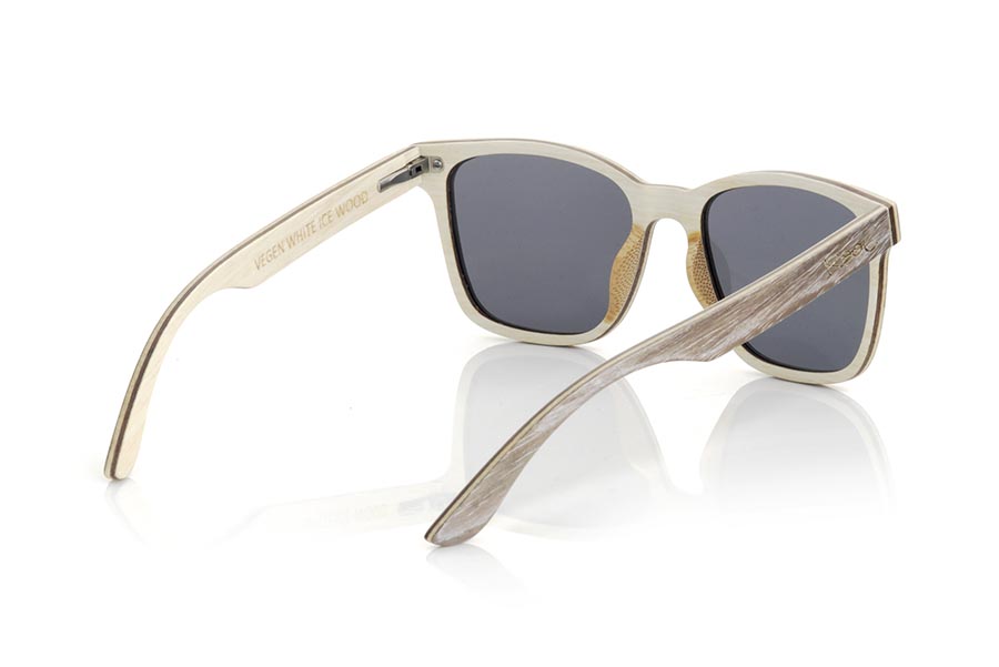 Wood eyewear of ice tree VEGEN. VEGEN sunglasses are manufactured in a combination of two woods, White Ice Tree outside frame and temples and Maple wood inside frame and temples. It is a beautiful model and a very careful finish that will surprise you with the originality of the woods used Frontal measure: 144x49mm for Wholesale & Retail | Root Sunglasses® 