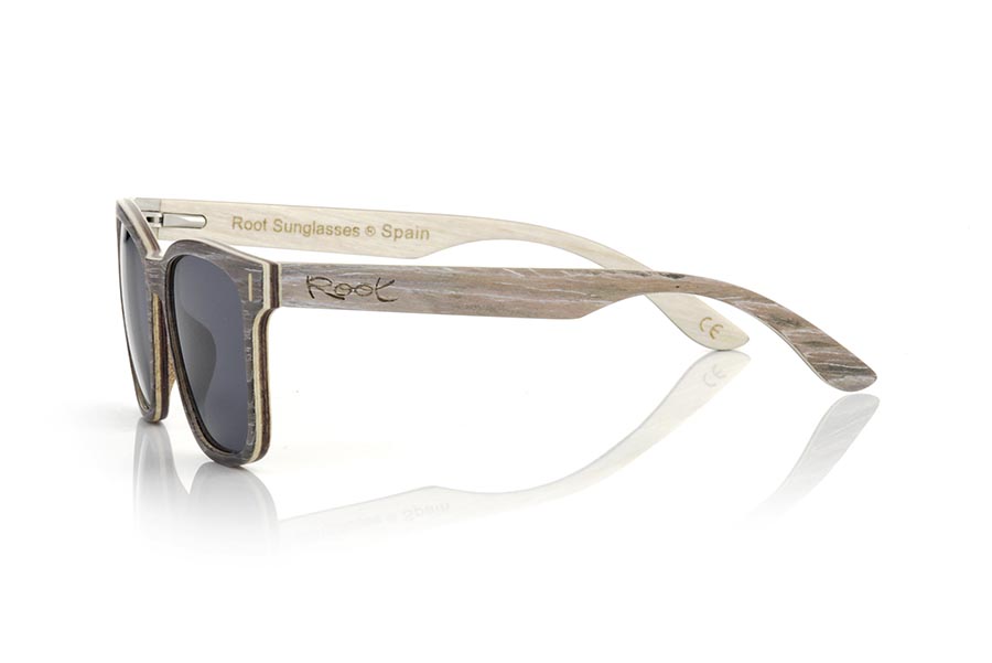 Wood eyewear of ice tree VEGEN. VEGEN sunglasses are manufactured in a combination of two woods, White Ice Tree outside frame and temples and Maple wood inside frame and temples. It is a beautiful model and a very careful finish that will surprise you with the originality of the woods used Frontal measure: 144x49mm for Wholesale & Retail | Root Sunglasses® 