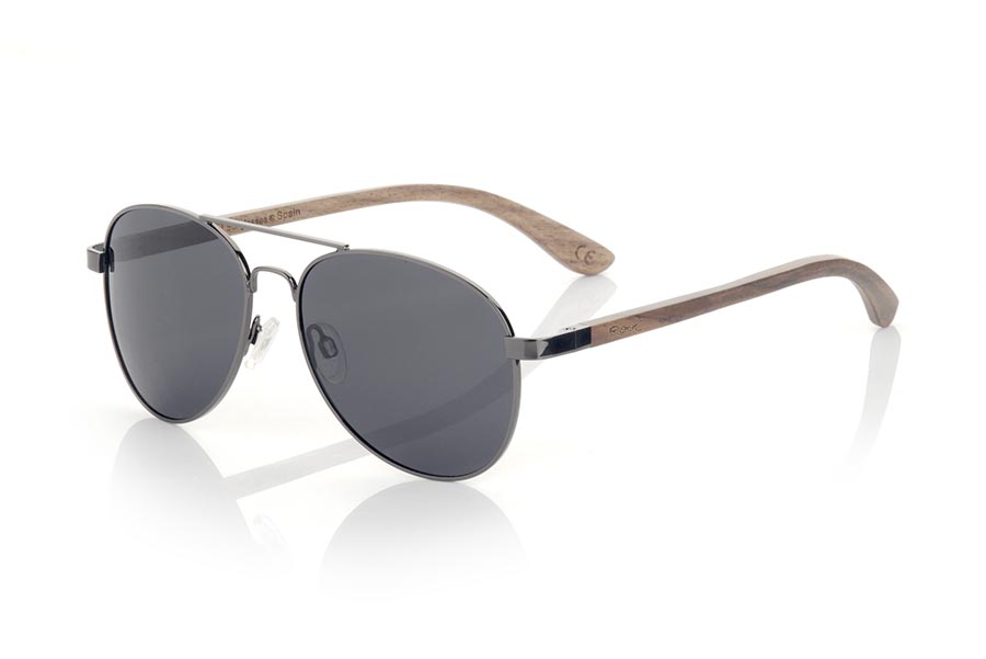 Wood eyewear of Zebrano MUNCHEN. MUNCHENsunglasses are made of black metal frame and natural Zebrano wood temples. A classic Aviator style model combined with several lenses to adapt to your personal style. You will love the combination in zebra wood. Front measurement: 150x50mm for Wholesale & Retail | Root Sunglasses® 