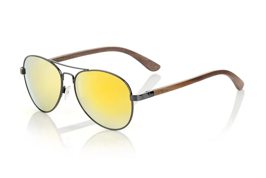 Wood eyewear of Zebrano MUNCHEN. MUNCHENsunglasses are made of black metal frame and natural Zebrano wood temples. A classic Aviator style model combined with several lenses to adapt to your personal style. You will love the combination in zebra wood. Front measurement: 150x50mm for Wholesale & Retail | Root Sunglasses® 
